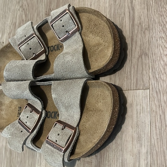 Birkenstock Women’s Arizona Sandals Suede Leather Taupe Size 6 US 37 EU - Picture 4 of 6